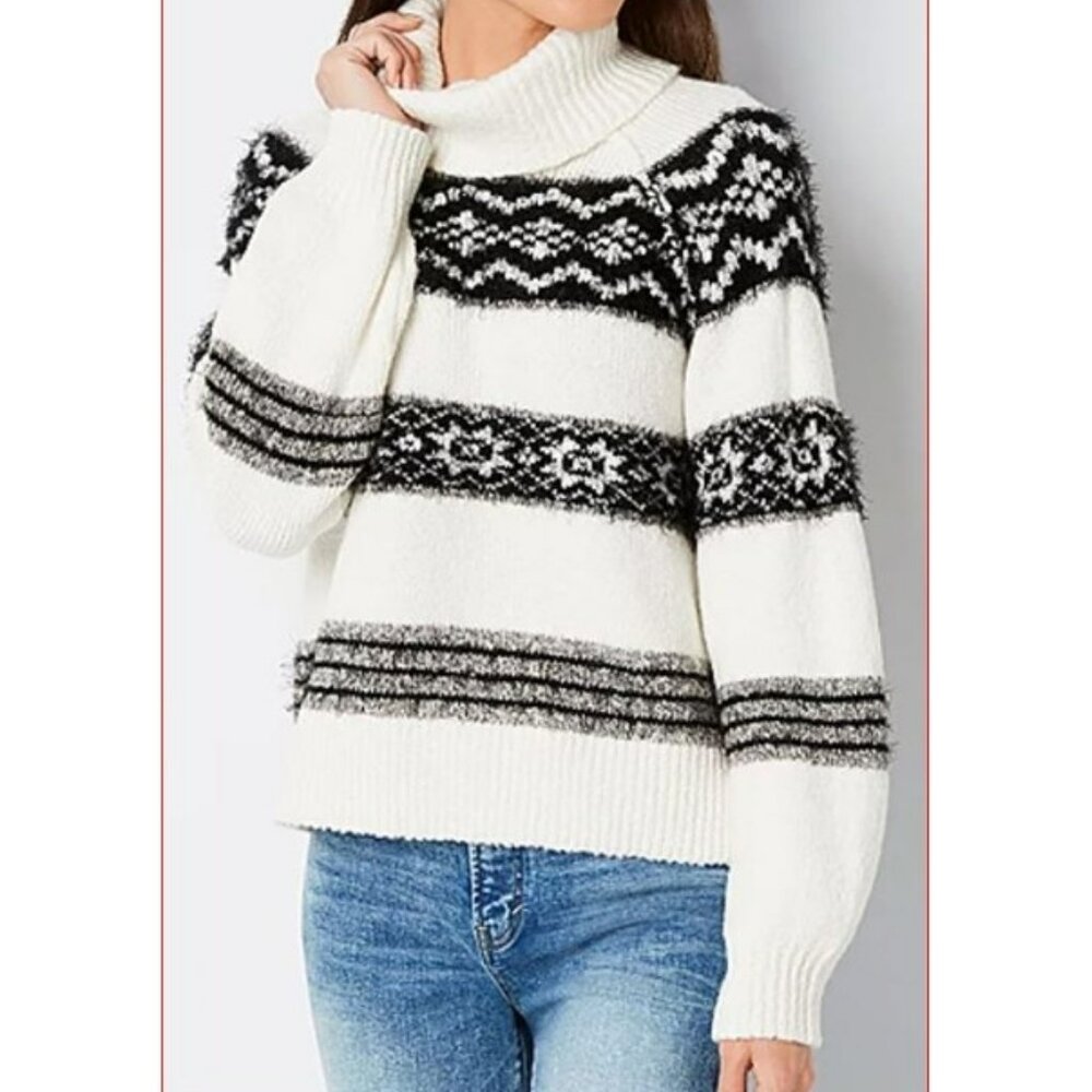 NWT. a.n.a Ladies Sweater. Size XS